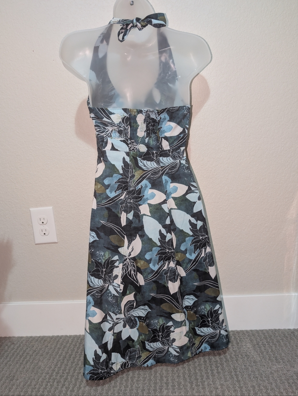 Athleta Halter Dress Size 2 - Picture 10 of 11